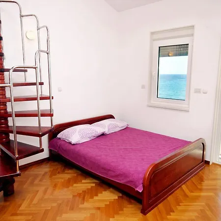 Studio 7557a Apartment