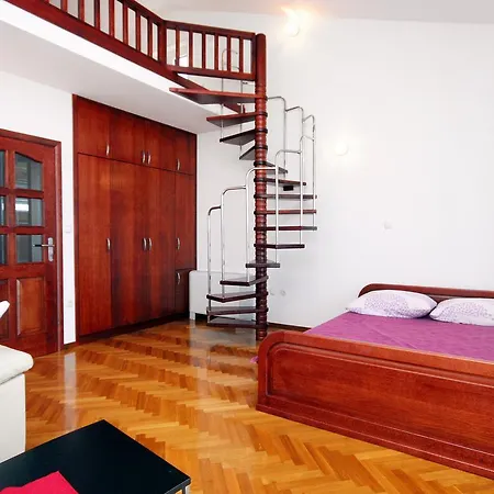 Apartment Studio 7557a *